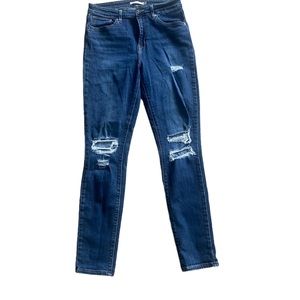 - Levi’s Women’s 721 Hi Rise skinny size 29